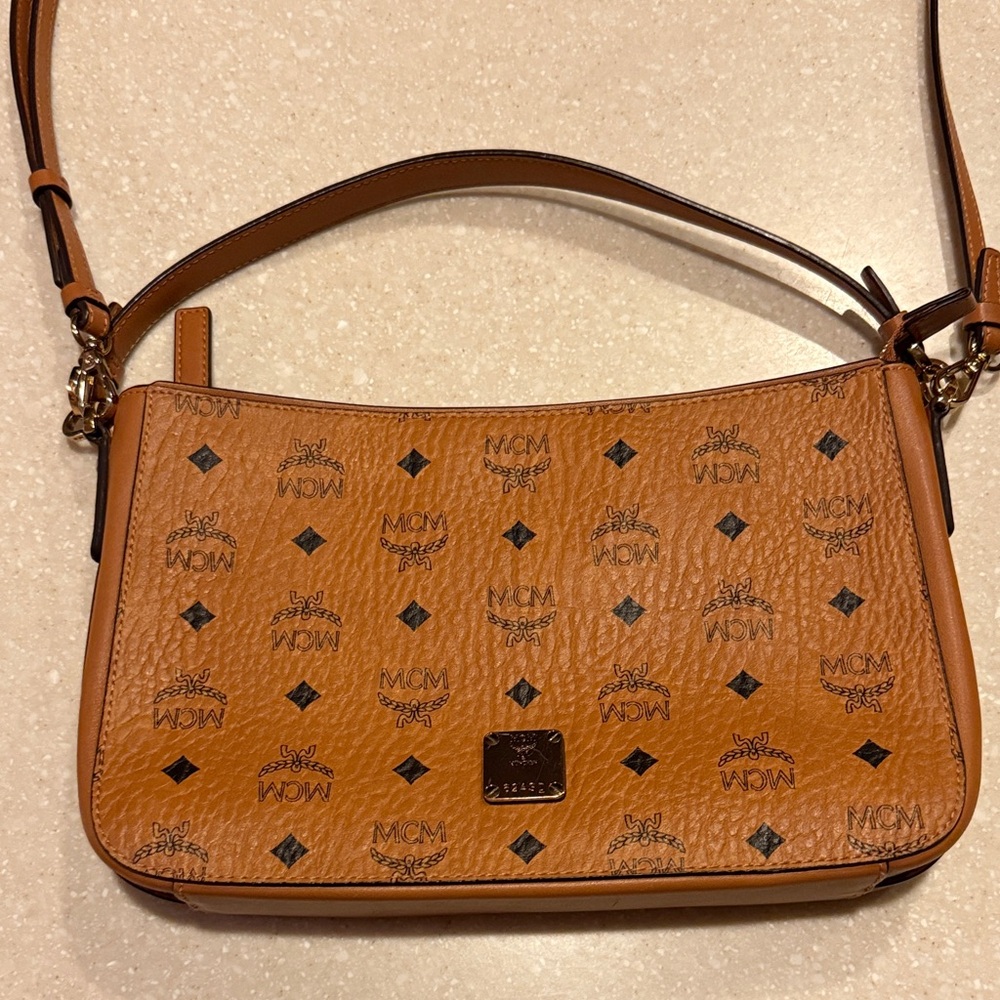 MCM Aren Visetos Shoulder Bag Crossbody Handbag in Cognac Very Good Condition - Picture 3 of 15